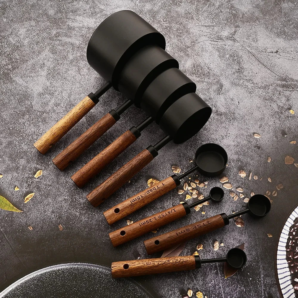 Accura - 8-Piece nested Measuring Set