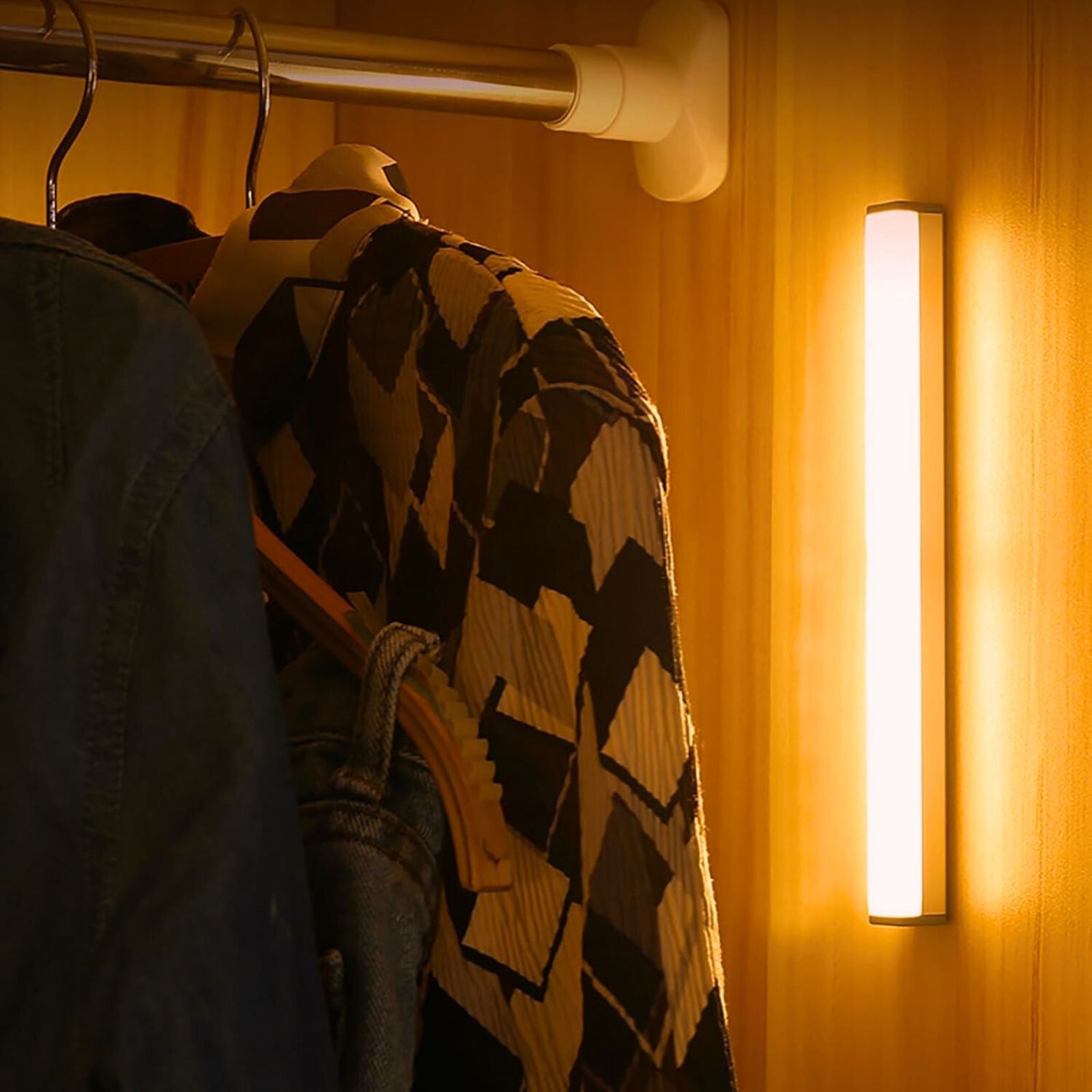 Brio Motion Sensor Light | Motion-Activated, USB Rechargeable, Long-Lasting 2