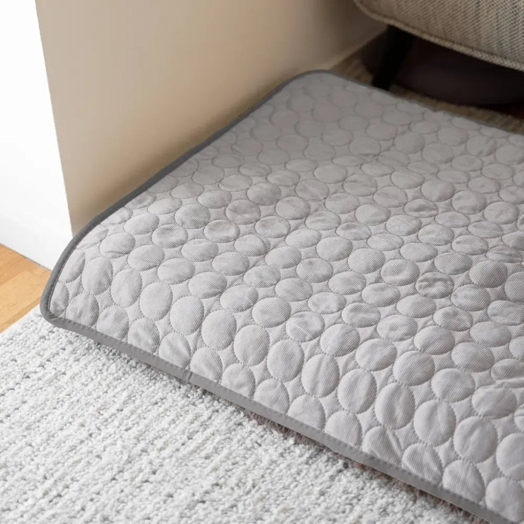 Chillova - Self-Cooling Quilted Dog Crate Mat