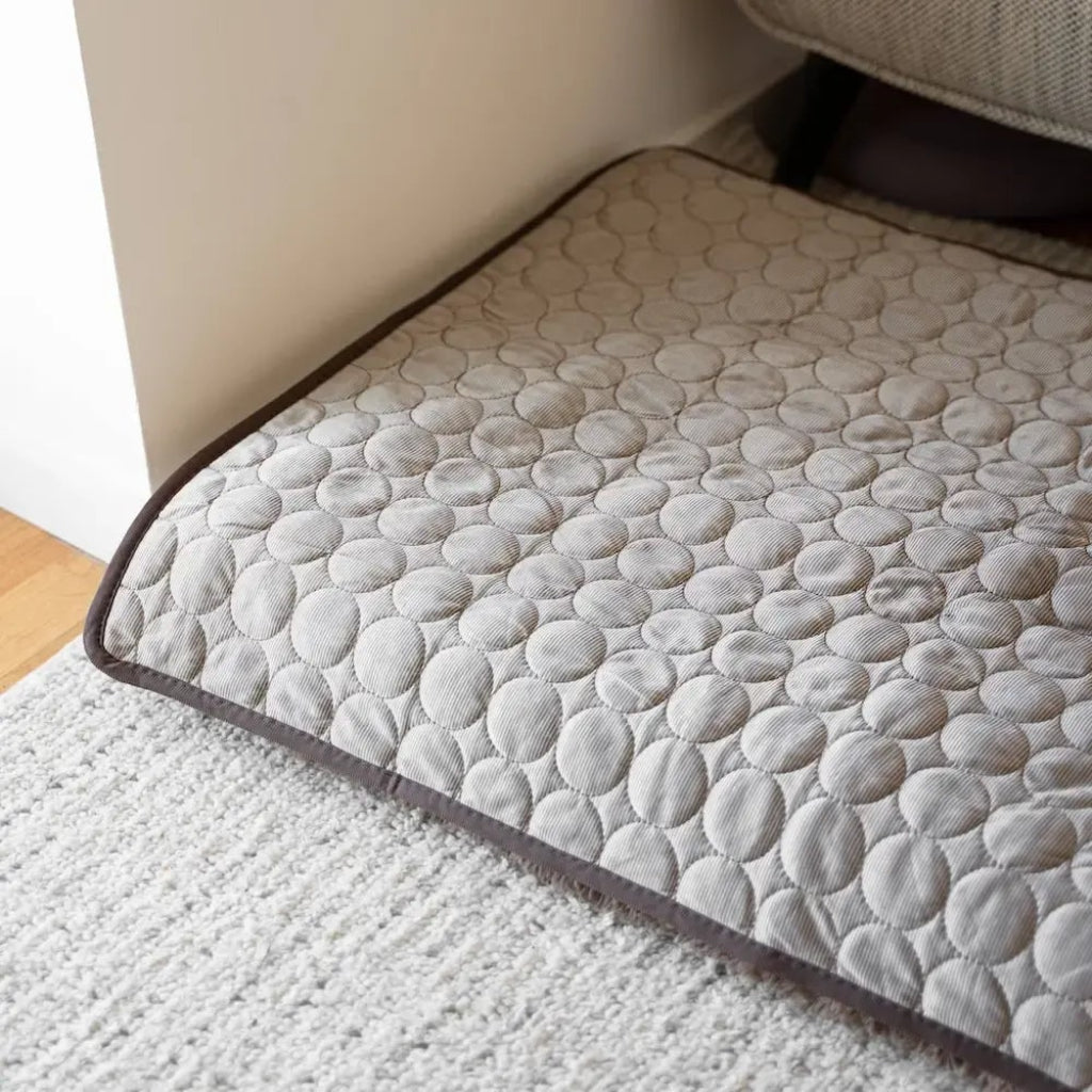 Chillova - Self-Cooling Quilted Dog Crate Mat