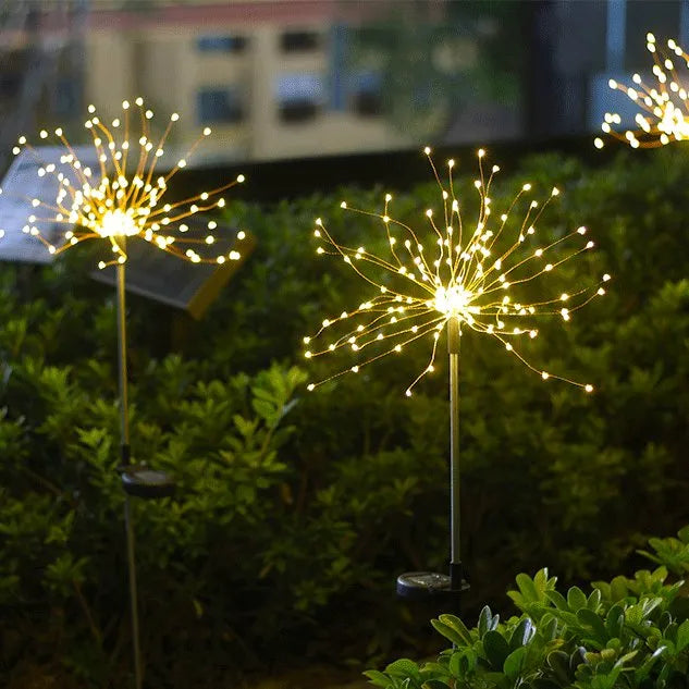 Luminaura - Solar Garden Light