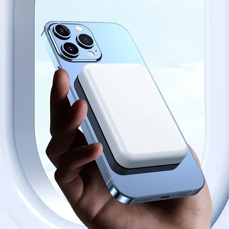 SnapVolt - Compact Magnetic Wireless Power Bank