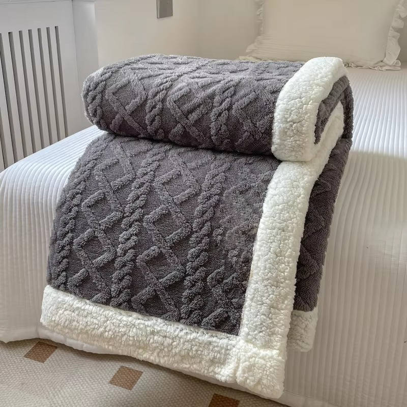 Snugglia - Thick Double-Sided Throw Blanket