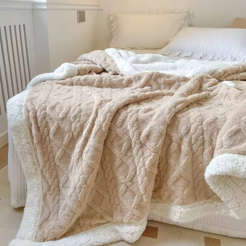 Snugglia - Thick Double-Sided Throw Blanket