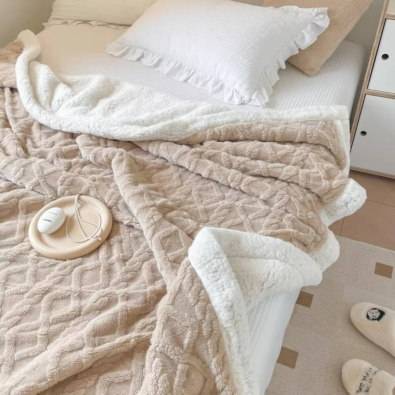 Snugglia - Thick Double-Sided Throw Blanket