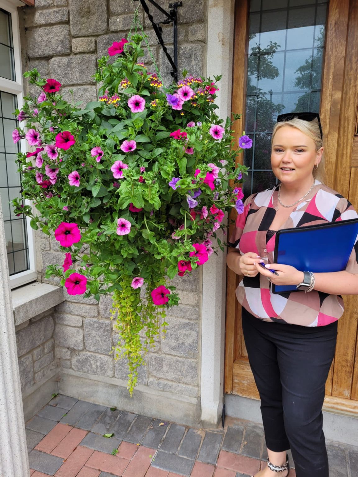 ViraVine - Artificial Hanging Plant With Pink Flowers